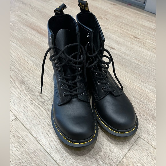 Doc martens boots - Picture 1 of 3